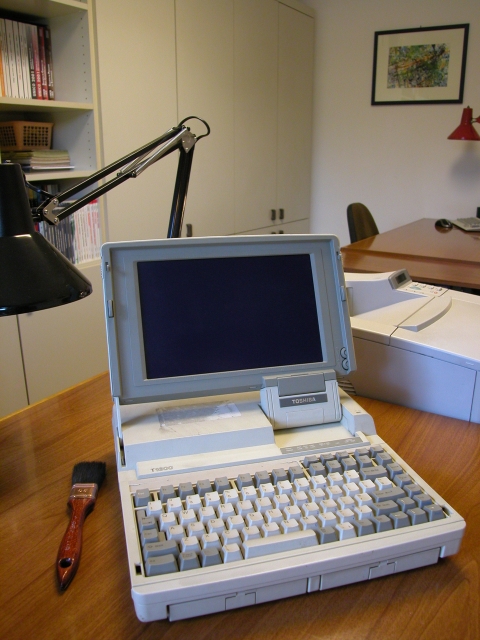 Toshiba T1600
